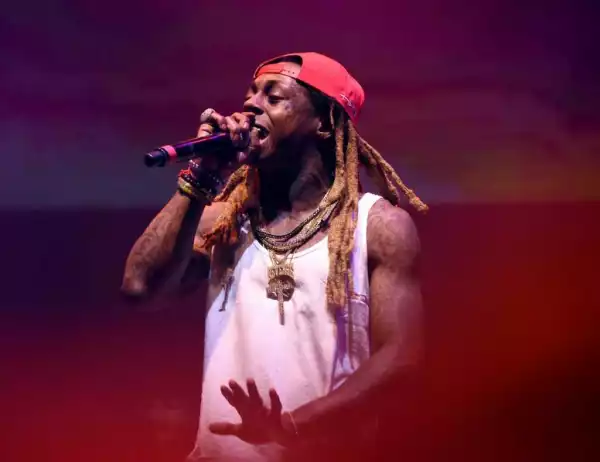 Lil Wayne Yells “Fuck Cash Money In They Ass” At Syracuse Show